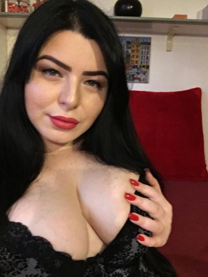 Annuncio Escort Ads - Natalia movenze feline,curve da sballo e due tettone naturali da perdere la testa...