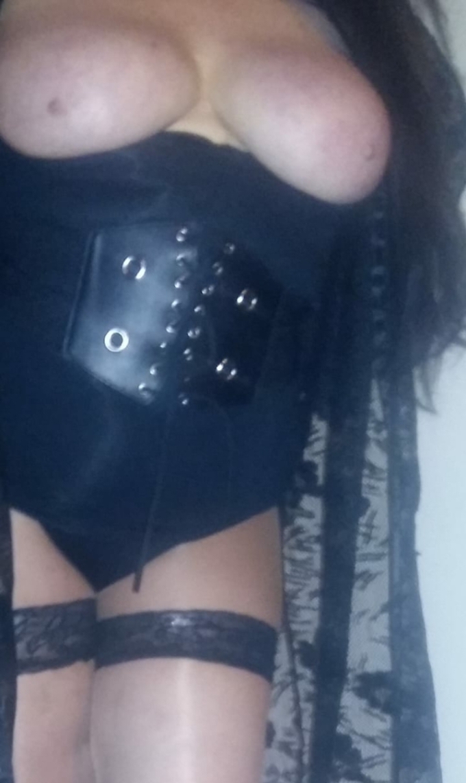 Annuncio Escort Ads - Patti     50enne esperta italiana    bocca di fuoco    anche mistress