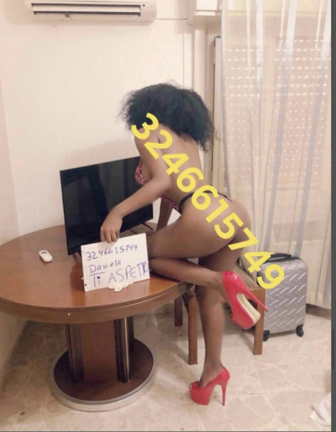Annuncio Escort Ads - DANIELA     SIMPATICISSIMA BAMBOLINA SUPER SEXY!CURVE DA PERDERE LA TESTA!UN VERO VULCANO DI PIACERE