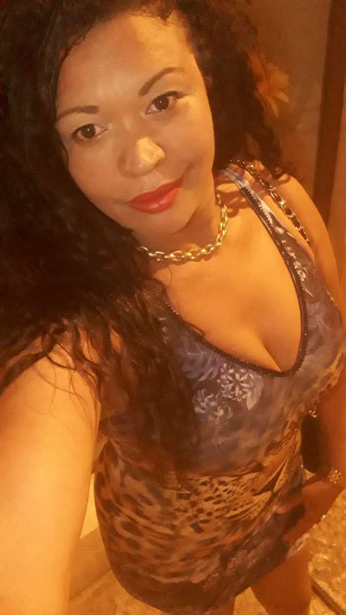 Annuncio Escort Ads - FOTO 100% VERA STAMPA E PORTA  NINFOMANE PAZZA DI CAZZO TUTTA VERA. VERO INGOIO CON POMPINO SALIVOSO