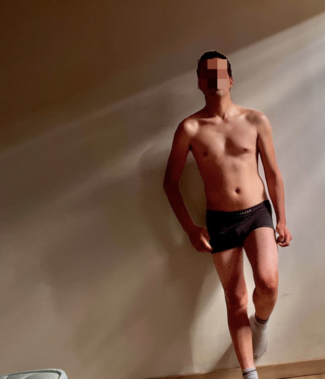 Annuncio Escort Ads - SONO UN ESCORT GIGOL� PER DONNE E RAGAZZE DISABILI HO BRUTTE