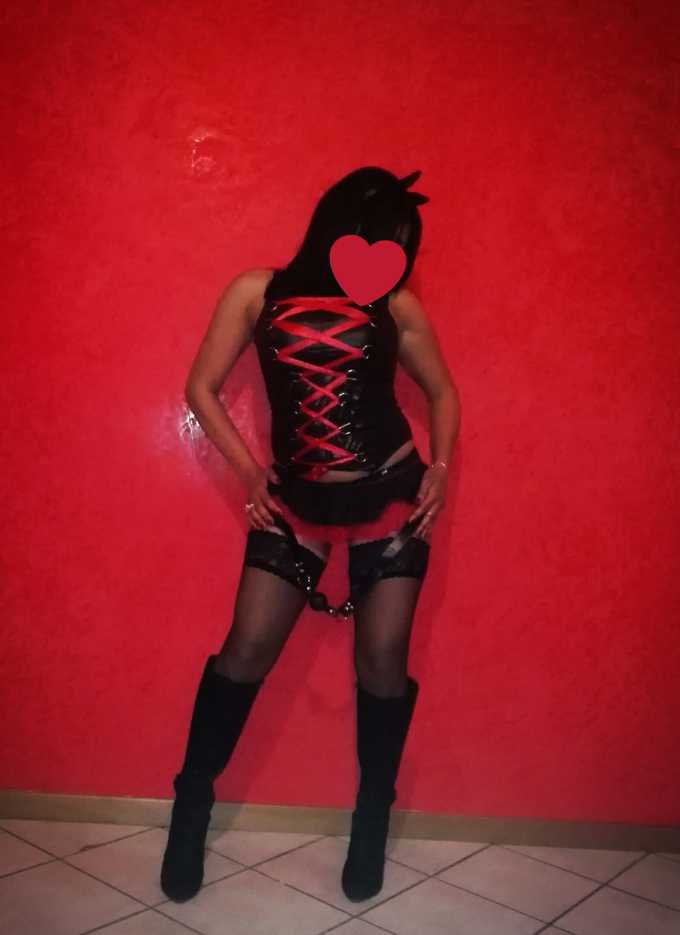 Annuncio Escort Ads - Bella sensuale Diana tornata mistress padrona per giochi .....