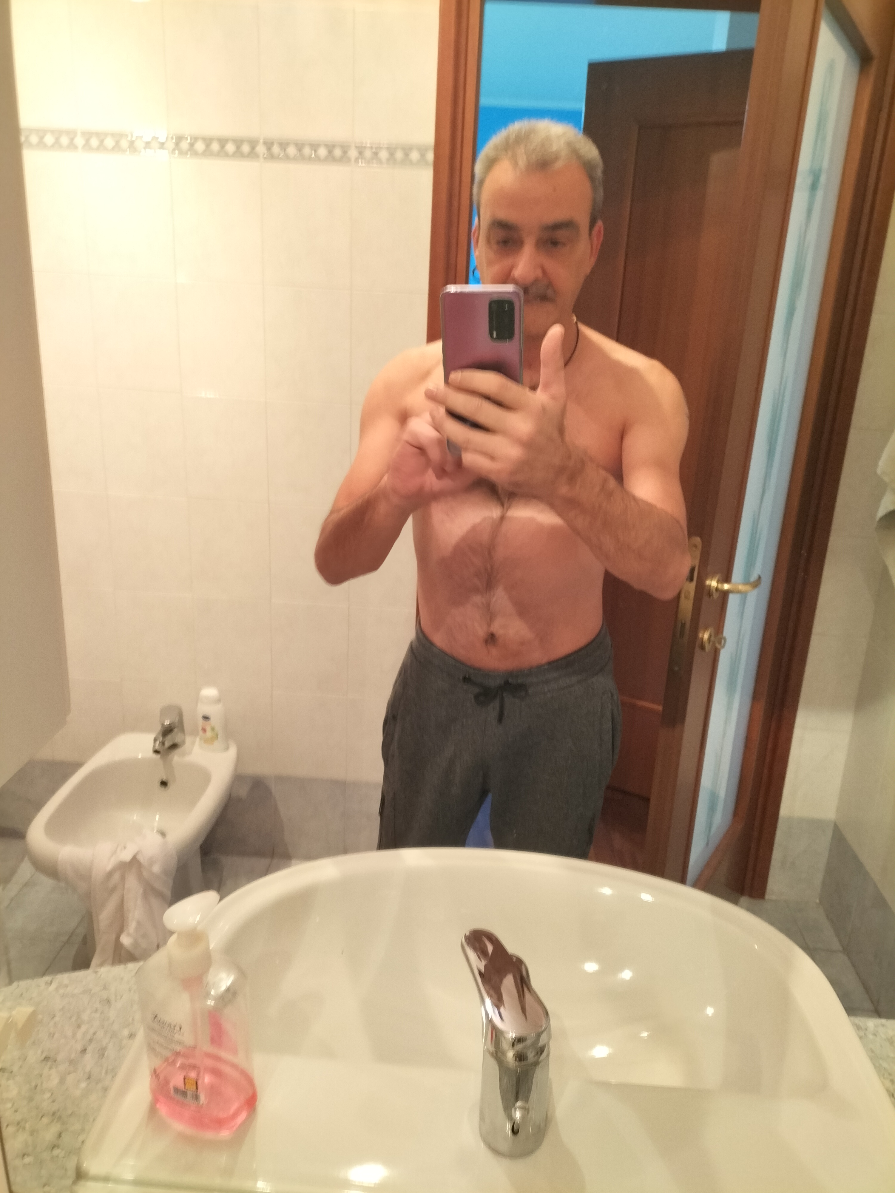 Annuncio Escort Ads - Massaggiatore professionista e gigol� 