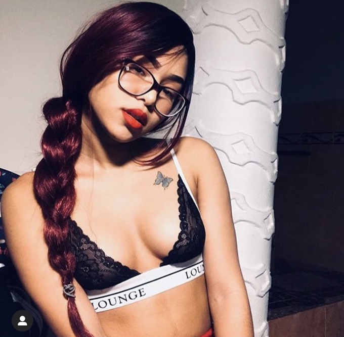 Annuncio Escort Ads - PICCOLINA TROIETTA ((( 20 ENNE ))) ADORO ESSERE LECATA ED ESSERE LECCATA FINO A BAGNARMI..POMPINO AL NATURALE NOVITA -- _