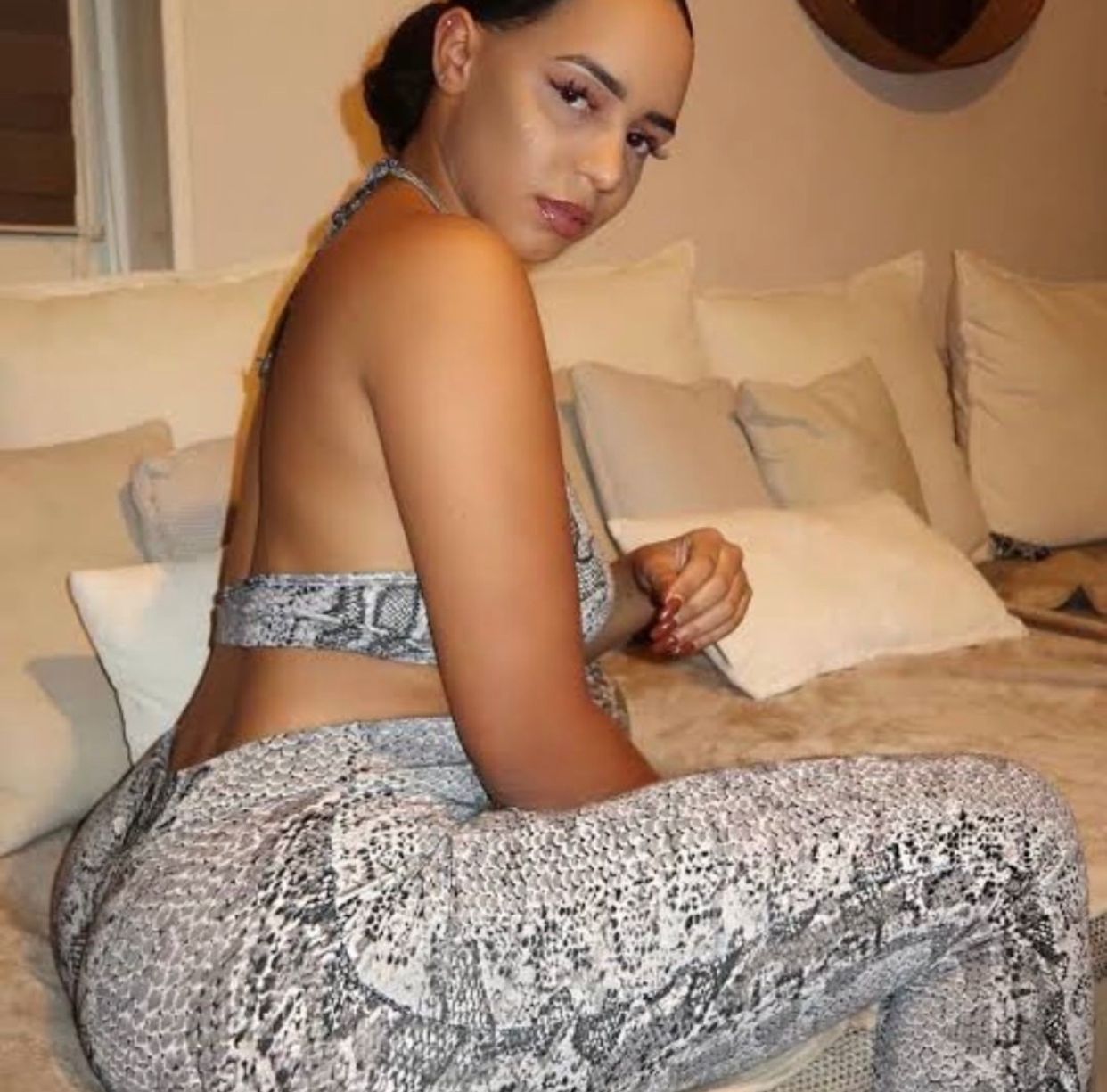 Annuncio Escort Ads - pompino scoperto con venuta naturale + lato b( inculami) sborrami in bocca bacio con amore 69