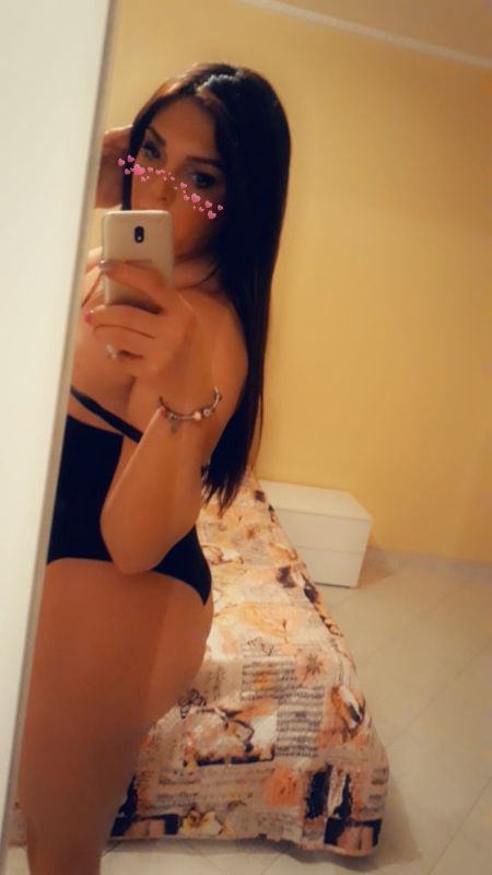 Annuncio Escort Ads - Elisa napoletana focosa e bollente solo videochiamate e chiamate erotiche