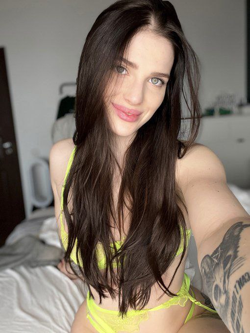 Annuncio Escort Ads - Massaggio erotico disponibile 