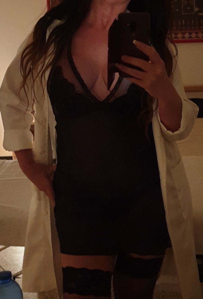Annuncio Escort Ads - New new Signora ITALIANA FOTO REALI anche massaggi in totale RELAX