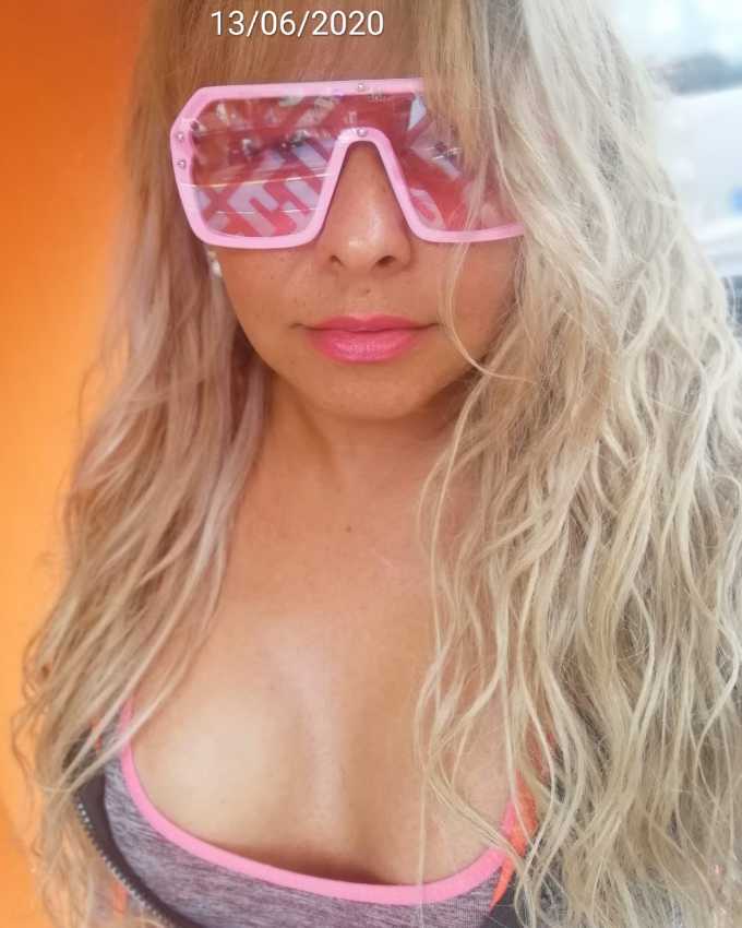 Annuncio Escort Ads - SPACA CULLO UNA VERA FEMMINA MA CON UN ARNESE DURO E PIENO DI LATTE
