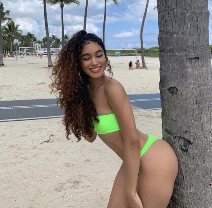 Annuncio Escort Ads - TUESCA 22 ANNI  NEW FOTO     SEXY . BELLISSIMA AFFASCINANTE CALDA COME     UN VULCANO IN ERUZIONE!! BELLA ASSOLUTA, ..SEXY DA PERD
