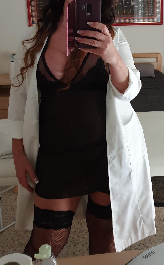 Annuncio Escort Ads - New new Signora ITALIANA FOTO REALI anche massaggi in totale RELAX