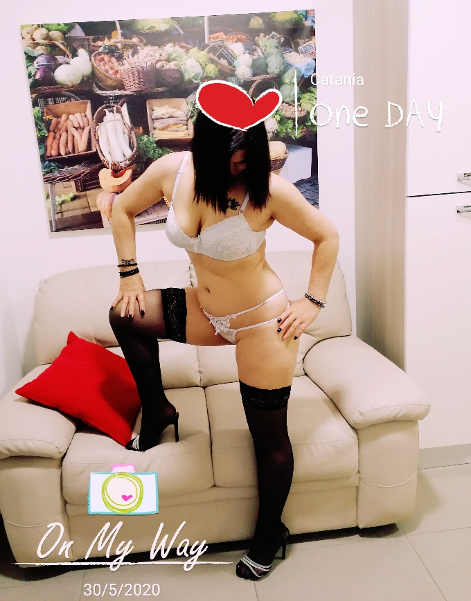 Annuncio Escort Ads - Maestra del sesso con me non fai la classica scopata si fa amore vero