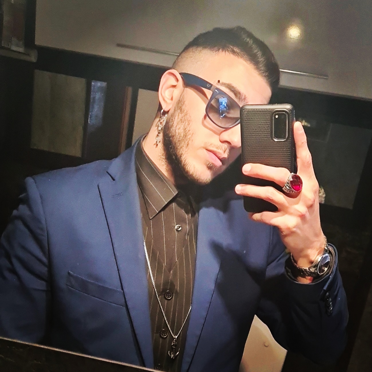 Annuncio Escort Ads - Giovane bull cerca divertimento gratis