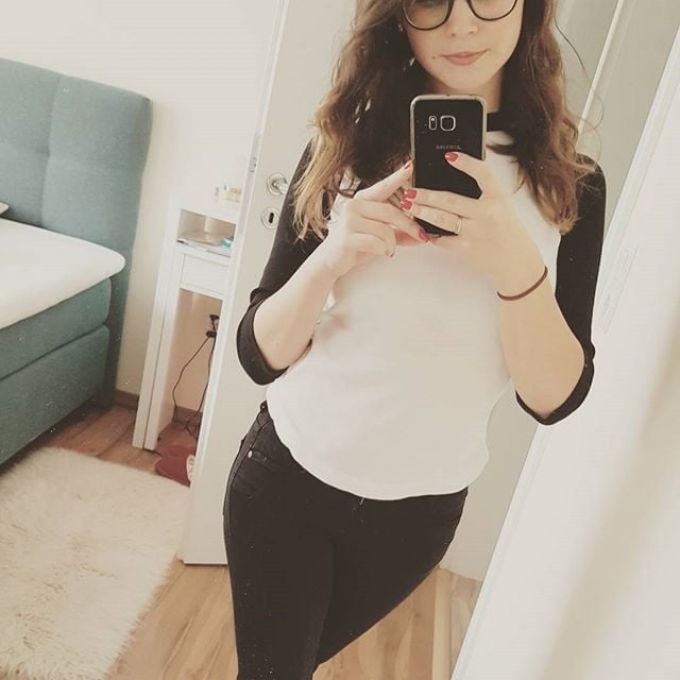 Annuncio Escort Ads - MASSAGGIO SENSORIALE, BELLA E GIOVANE RAGAZZA