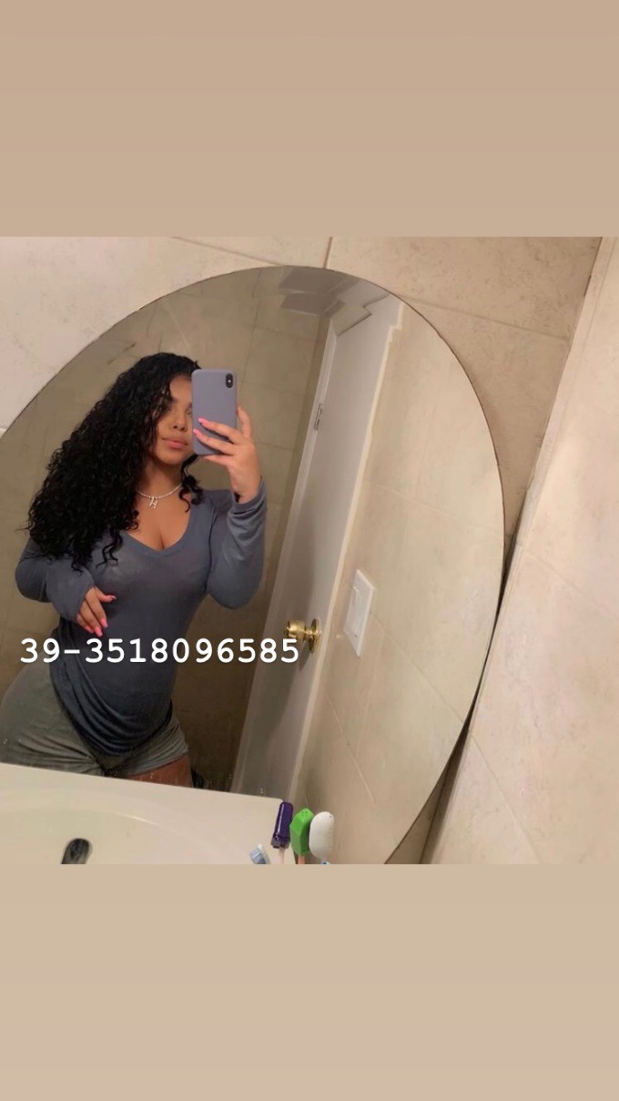 Annuncio Escort Ads - Studentessa 19 anni; in zona per la prima volta MILANO solo per uominini distinti ed educati Ciao sono Camilla