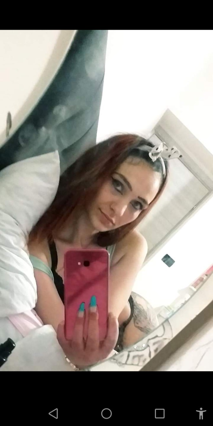Annuncio Escort Ads - Giovane ragazza rumena vogliosa