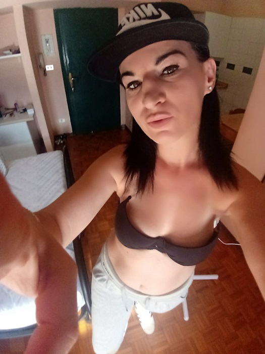 Annuncio Escort Ads - BELLA FEMMINA 26ENNE, IN PERFETTA FORMA, MOLTO SENSUALE E COINVOLGENTE