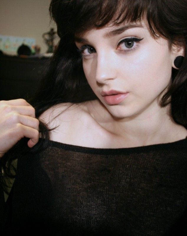 Annuncio Escort Ads - Carolina bellissima ..., dolce dolce in cerca di coccole, sono davvero una grande zoccolina, porcellina, mi piace fare un po' di tutto sempre nella