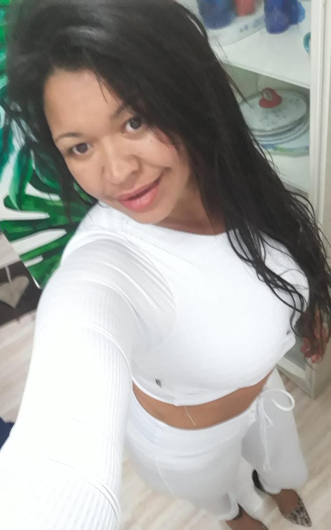 Annuncio Escort Ads - FOTO 100% VERA STAMPA E PORTA  NINFOMANE PAZZA DI CAZZO TUTTA VERA. VERO INGOIO CON POMPINO SALIVOSO