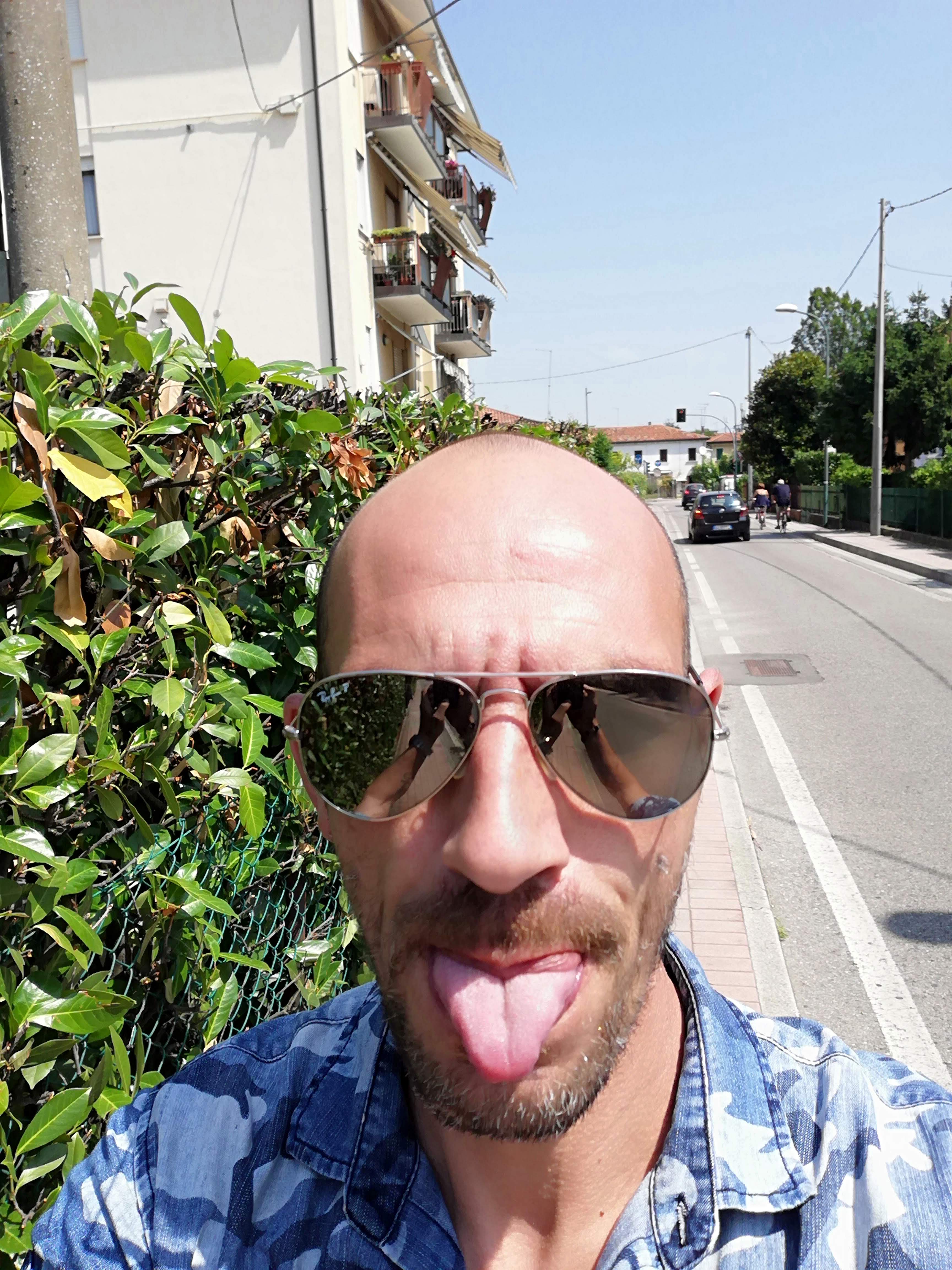 Annuncio Escort Ads - Cerco donna per fare sesso senza impegno 