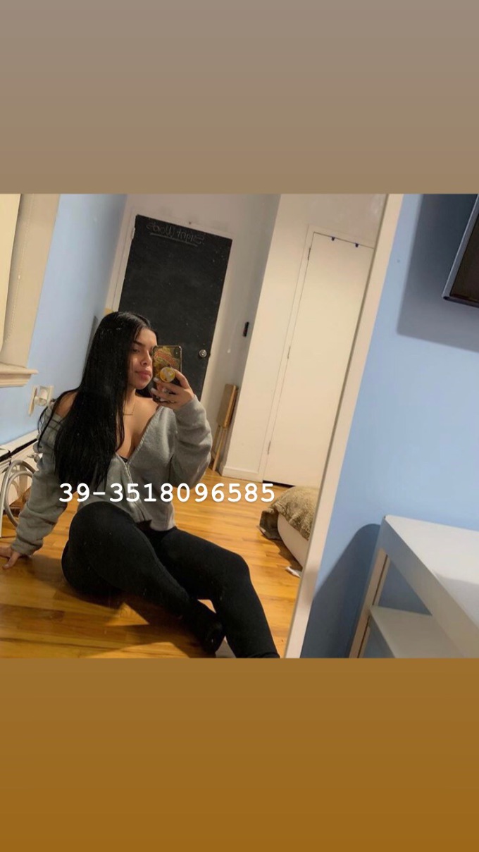 Annuncio Escort Ads - Studentessa 19 anni; in zona per la prima volta MILANO solo per uominini distinti ed educati Ciao sono Camilla