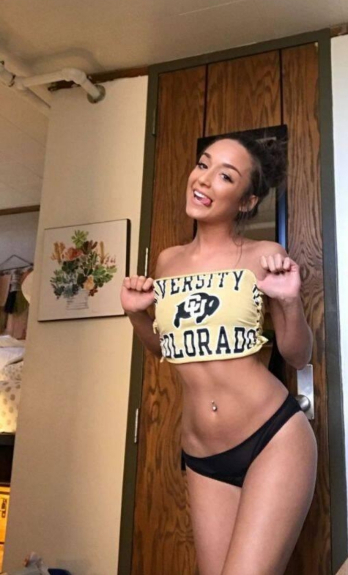 Annuncio Escort Ads -   DARIA          STUDENTESSA        21ANNI     NOVITA FISICO MOZZAFIATO,     SOLO ITALIANI