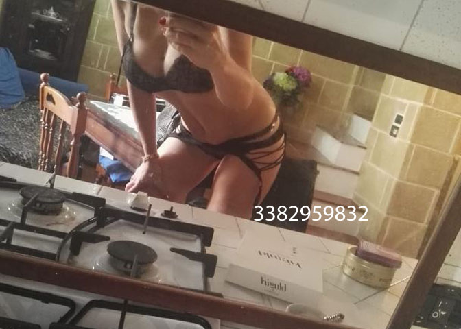 Annuncio Escort Ads - A BARI TORRE A MARE :: STEFANIA OCCHI VERDI ITALIANA! ORE 9-16.