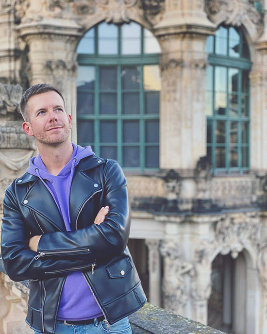 Annuncio Escort Ads - Cerco uomo per la prima esperienza