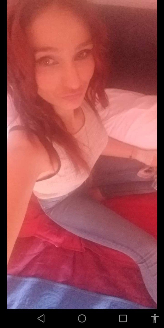 Annuncio Escort Ads - Giovane ragazza rumena vogliosa