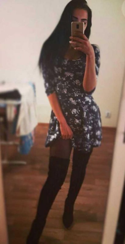 Annuncio Escort Ads - GIOVANE E SEXY RAGAZZA ITALIANA. completa