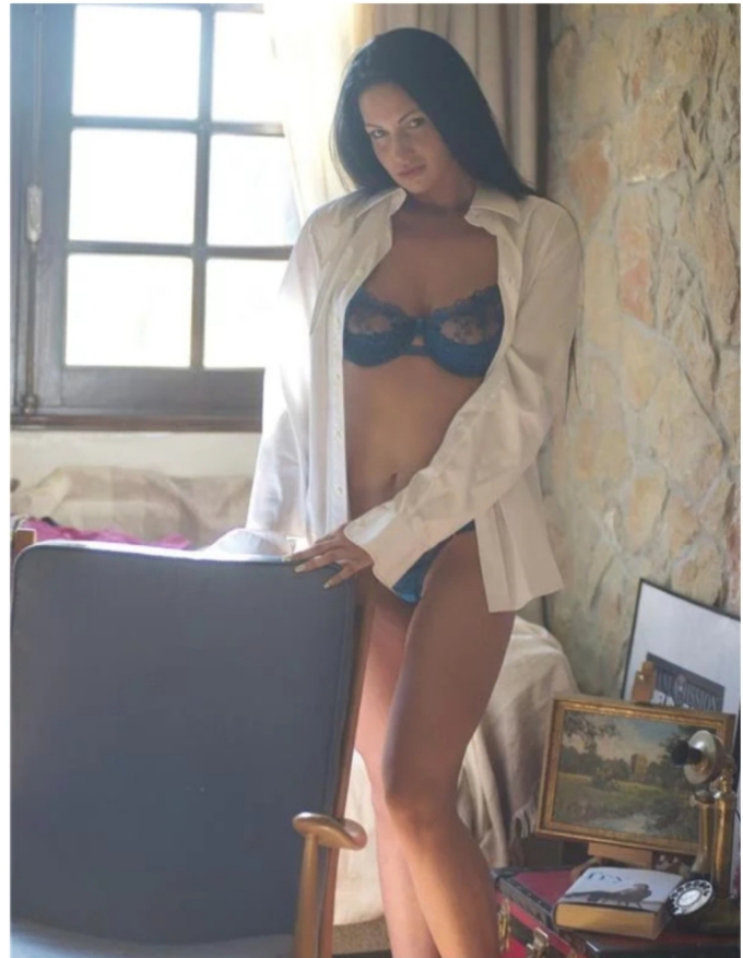 Annuncio Escort Ads -          Novita Giuliana         massaggiatrice corpo a corpo primisima volta italia Russa     bellissima estudientesa