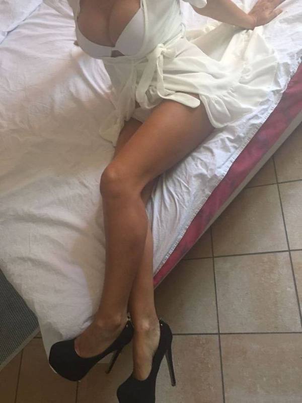 Annuncio Escort Ads - ITALIANA VISTO IL MOMENTO DI PANDEMIA PER ORA SOLO VIDEO CHIAMATE  E CHIAMATE..PER    SESSO BOLLENTE.....ANCHE    FETISH  MISTRESS   ....PER  SESSIONI