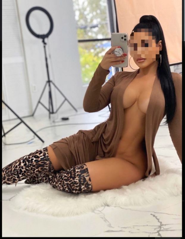 Annuncio Escort Ads - BELLA TETTONA TI LECCO IL CULO PRELIMINARI al NATURALE + SCOPAMI a PECORA + SBORRAMI IN BOCCA (anche INGOIO)= UNA BELLA SCOP