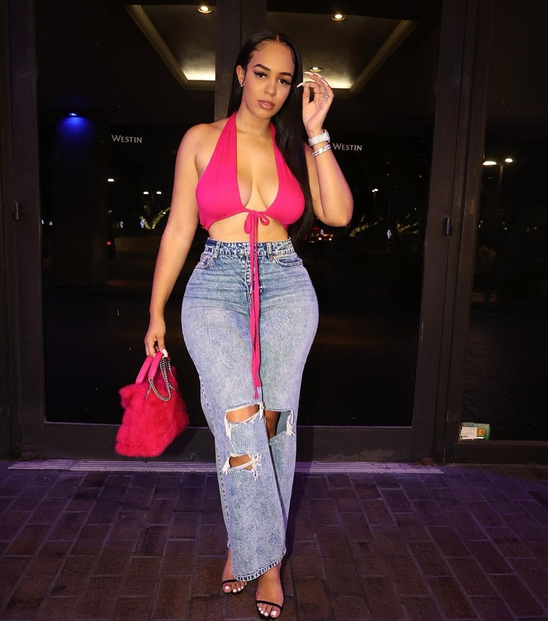 Annuncio Escort Ads - pompino scoperto con venuta naturale + lato b( inculami) sborrami in bocca bacio con amore 69