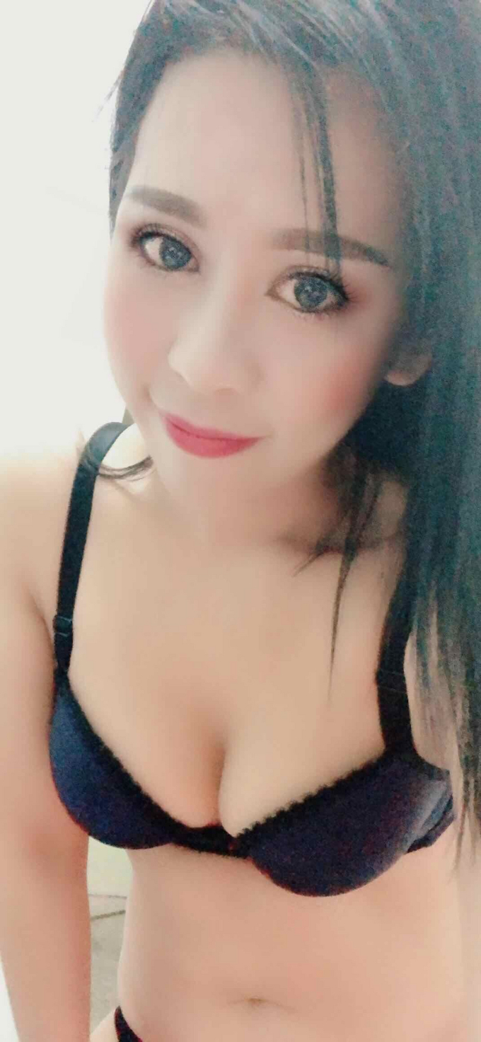 Annuncio Escort Ads - ACHE A DOMICILIO 27 ANNI- LA PIU TROIA INSUPERABILE DEI POMPINI- GOLA PROFONDA