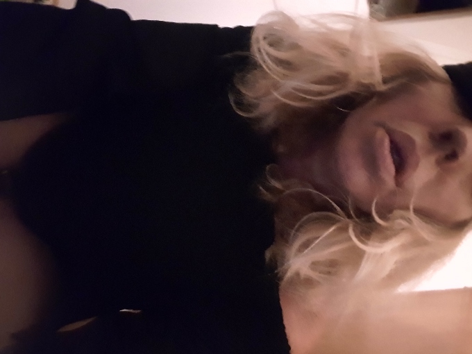 Annuncio Escort Ads - Teresa Cameriera ai piani italiana invio video  su richiesta  solo questo