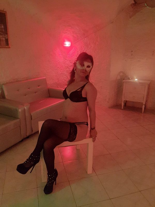 Annuncio Escort Ads - MERY DONNA DIVORZIATA DESIDER0SA DI..    NAPOLETANA    NUOVA