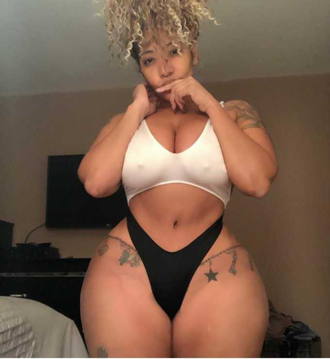 Annuncio Escort Ads - prima volta ,,,tetona massagiatrici ,,,,pompino brodoso regina dello squirting,piogia dorata