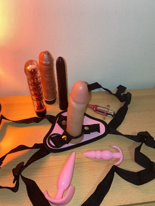 Annuncio Escort Ads - BELLISSIMA         TUTTA DA GUSTARE COMPLETISSIMA. STRAPON DI TUTTE LE MISURE ( la tua padrona)        
