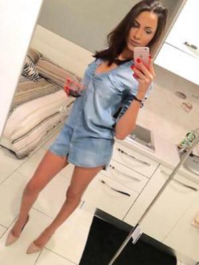 Annuncio Escort Ads - ABITO DA SOLA Trans molto naturale piccoletta pelle liscia e profumata molto discreta in ambiente climatizzato gradite coppie per giochi erotici