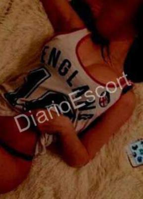 Annuncio Escort Ads - Amelia foto reali 100x100 originali Milf Giovanissima Bravissima Pompinara Unica Inimitabile