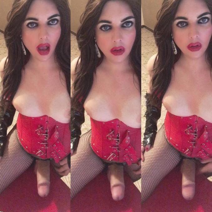 Annuncio Escort Ads -         SAFADA TRANSEX ALLATATRICE MUNGITRICE AGGRAPA SULLE MIE COSCE E MUNGIMI FINO A SENTIRE MIO SPRUZZO DENSO