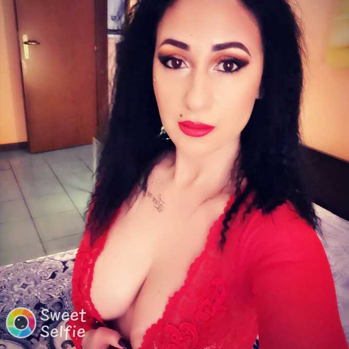 Annuncio Escort Ads -         ULTIMI GIORNI                    ELLY...PRIMA VOLTA         REGINA DEL POMPINO...