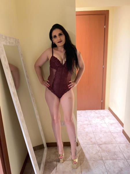 Annuncio Escort Ads - UNGHERESE - FOTO VERE - ANCHE PER PRIME ESPERIENZE - EDUCATA E SEXY TI STO ASPETTANDO