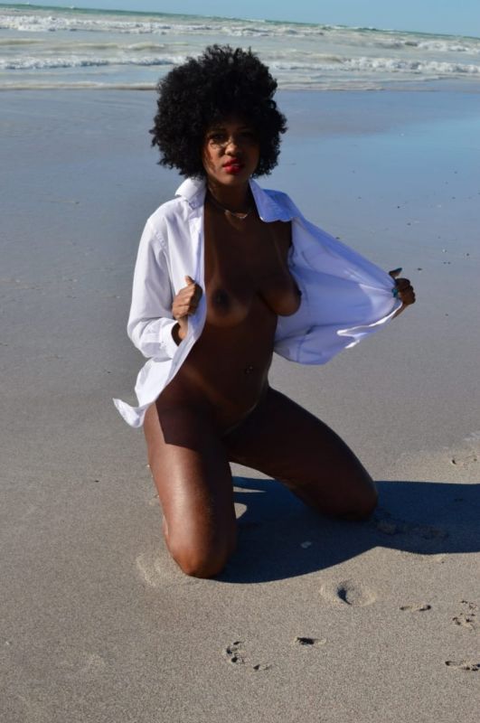 Annuncio Escort Ads - A CECINA SUPER NOVITA SABRINA BRASILIANA UNA VERA SNELLA 23 ANNI PANTERA NERA COMPLETISSIMA