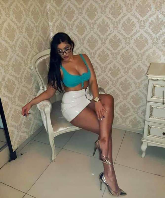 Annuncio Escort Ads - Sonia Preliminari scoperti fino alla fine con venuts in faccia in bocca sulle tette BOLLENTE UN VERO VULCAN0