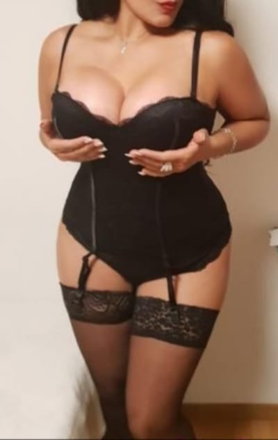 Annuncio Escort Ads - Ragazza a Genova disponibile per fare un tutto