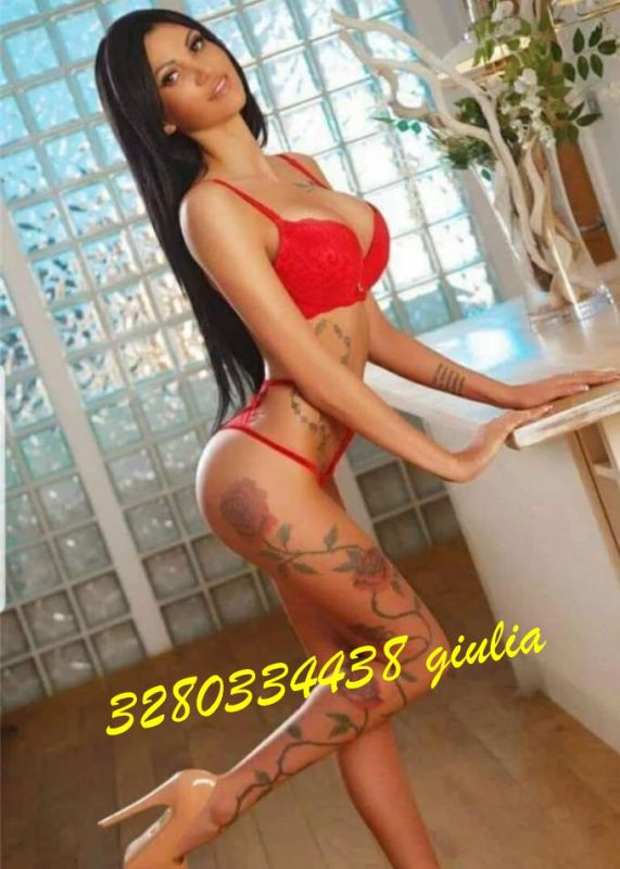 Annuncio Escort Ads - MAI VISTA GIULIA 27 enne 100% VERA ( stampa le foto )UNA MERAVIGLIA PICCANTISSIMA PIENA DI VOGLIA CON DUE TETTE SODE ANCHE FIESTA