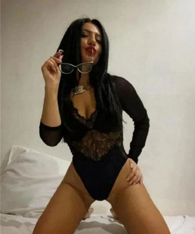 Annuncio Escort Ads - Sonia Preliminari scoperti fino alla fine con venuts in faccia in bocca sulle tette 