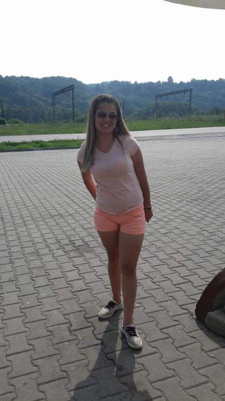 Annuncio Escort Ads - Sono una ragazza dolce con un bel viso. Chiamami, e gi